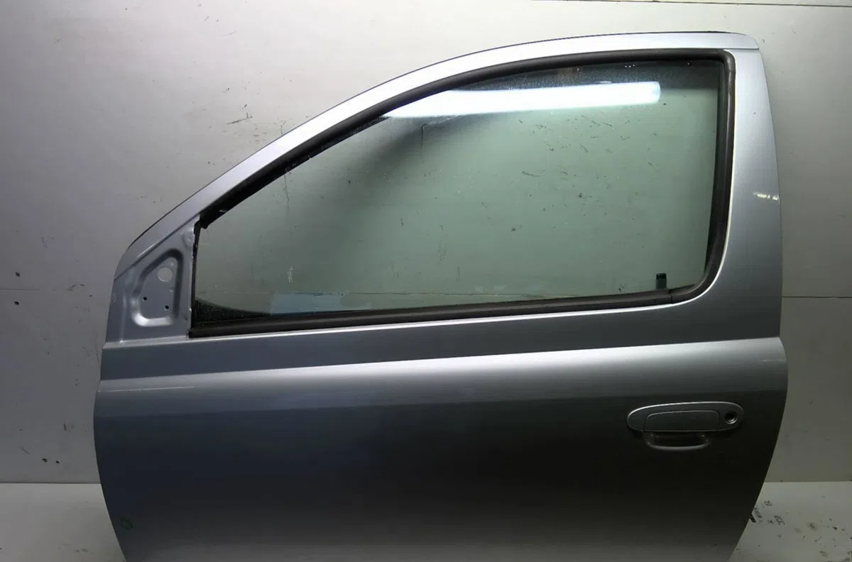 Porte avant gauche Toyota YARIS (_P1_) 1.0 (scp10_) (1999-2005) occasion