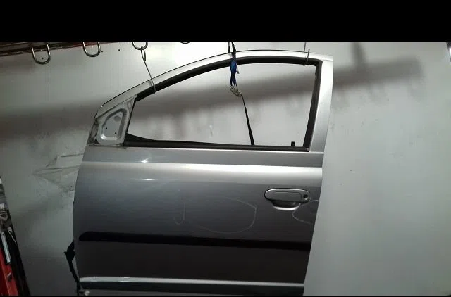 Porte avant gauche Toyota YARIS (_P1_) 1.3 (ncp10_, scp12_) (1999-2005) occasion