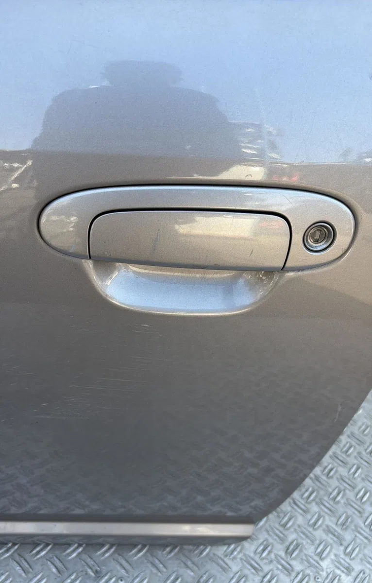 Porte avant gauche Toyota YARIS (_P1_) 1.5 (ncp13_) (2003-2005) occasion