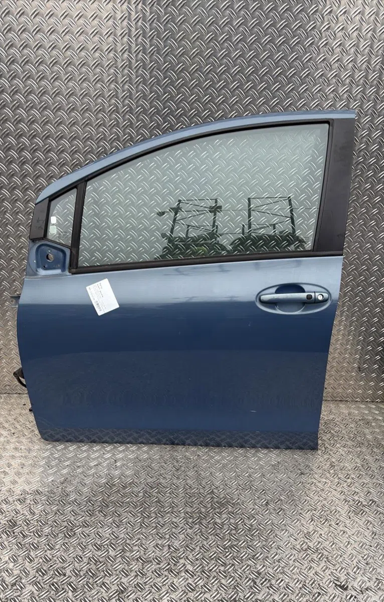 Porte avant gauche Toyota YARIS (_P9_) 1.4 d-4d (nlp90_) (2005-2012) occasion