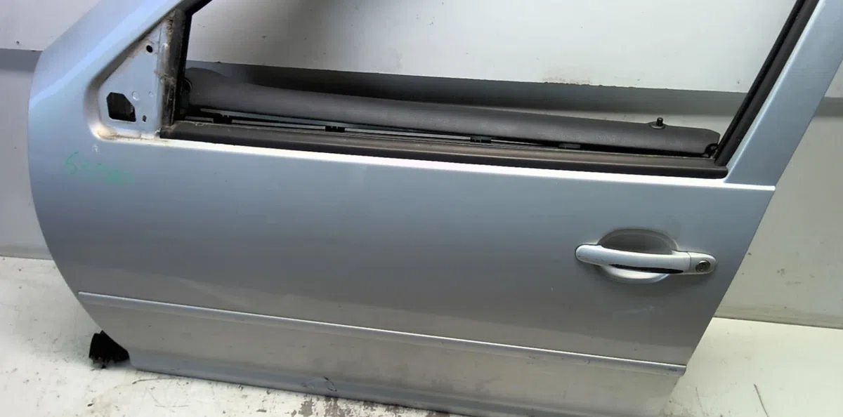Porte avant gauche Volkswagen GOLF IV (1J1) 1.6 (1997-2004) occasion