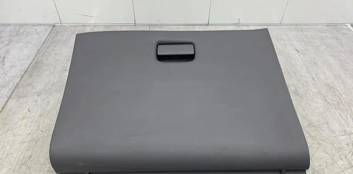 Porte boite a gants NISSAN ALMERA TINO PHASE 2 occasion