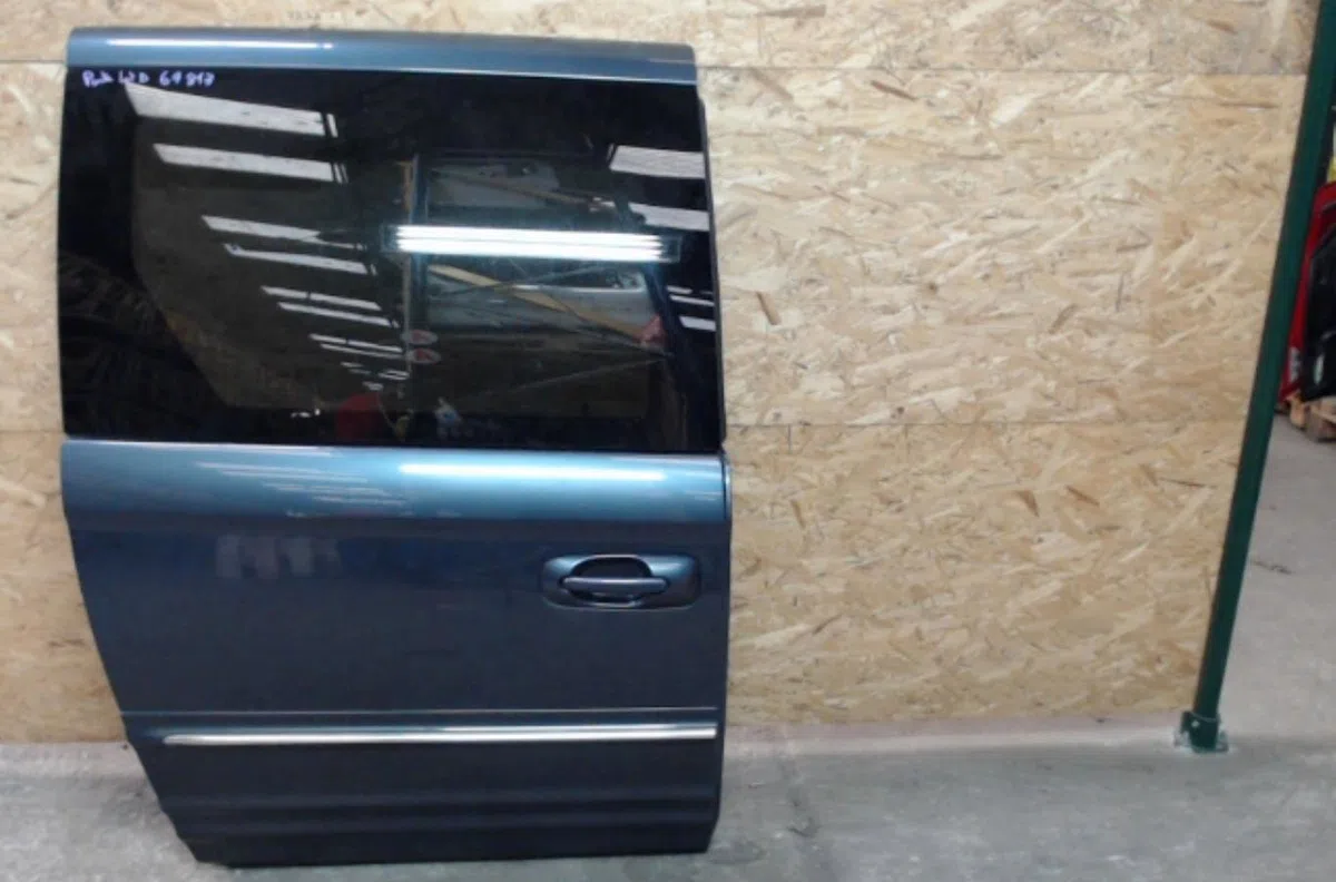 Porte coulissante d CHRYSLER GRAND VOYAGER 4  GRAND VOYAGER 4 PHASE 1 occasion