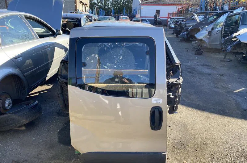 Porte coulissante d Citroen NEMO Camionnette-Monospace (AA_) 1.4 hdi (2008) 4 portes occasion