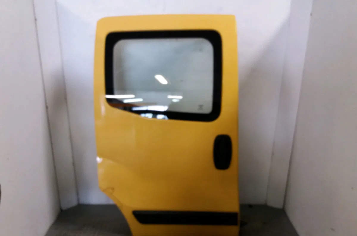 Porte coulissante d Citroen NEMO Camionnette-Monospace (AA_) 1.4 hdi (2008) 4 portes occasion