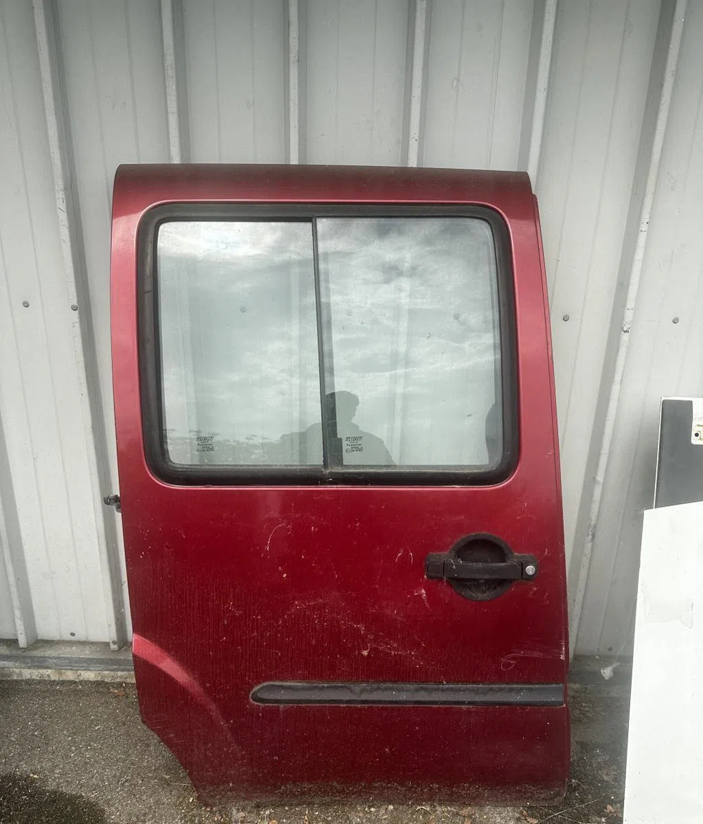 Porte coulissante d Fiat DOBLO Monospace (119_, 223_) 1.9 jtd (223axe1a) (2001) occasion