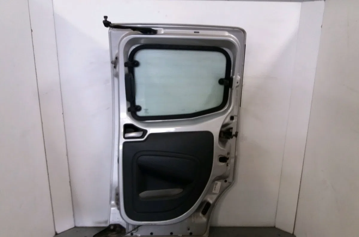 Porte coulissante d Fiat QUBO (225_) 1.3 d multijet (225cxb1a, 225axb1a, 225cxb11, 225axb11,... (2008) occasion
