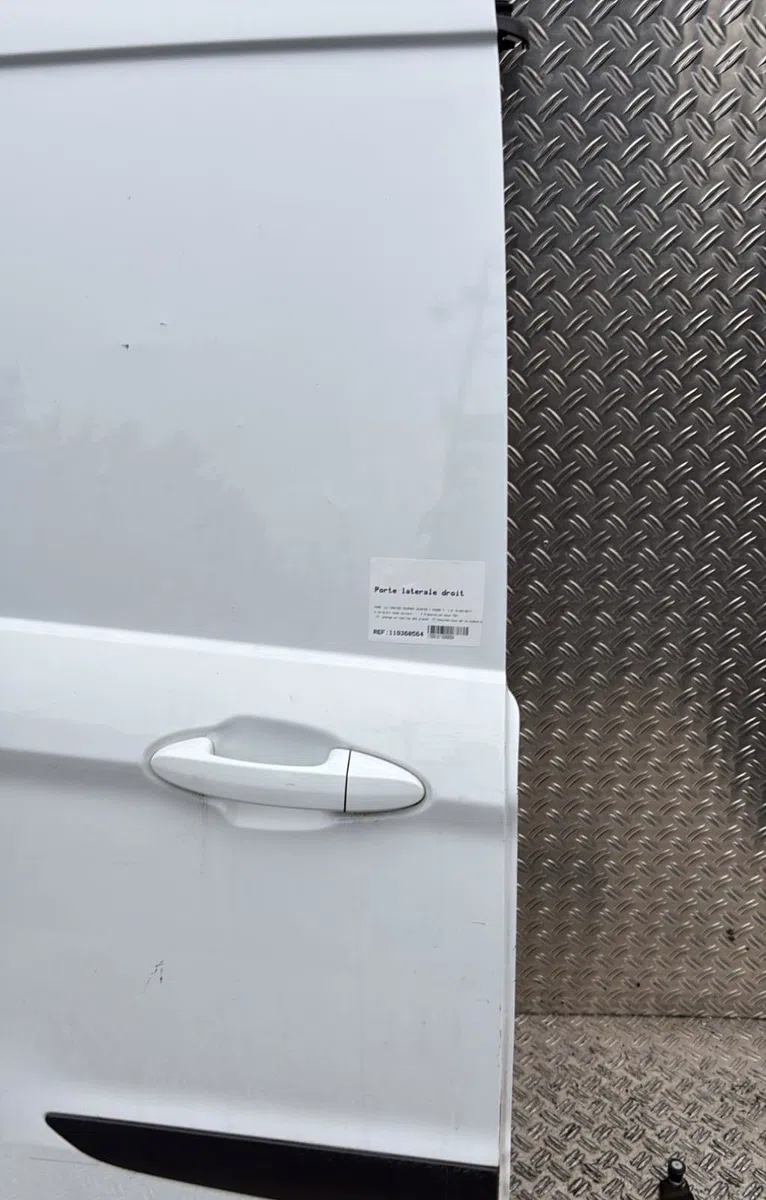 Porte coulissante d Ford TOURNEO COURIER B460 Monospace 1.5 tdci (2014) occasion