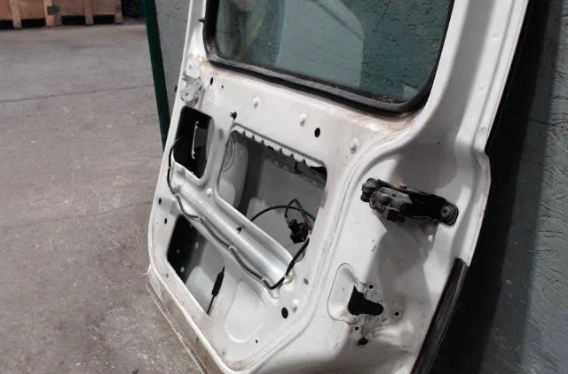 Porte coulissante d Opel COMBO Tour 1.3 cdti 16v (2004-2011) occasion