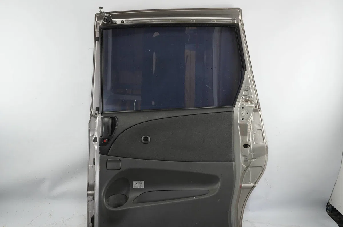 Porte coulissante d Toyota PREVIA II (_R3_) 2.0 d-4d (clr30_) (2001-2006) occasion