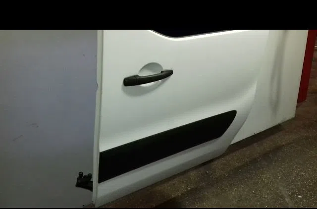 Porte coulissante g Peugeot PARTNER Camionnette-Monospace 1.6 hdi (2008) 4 portes occasion
