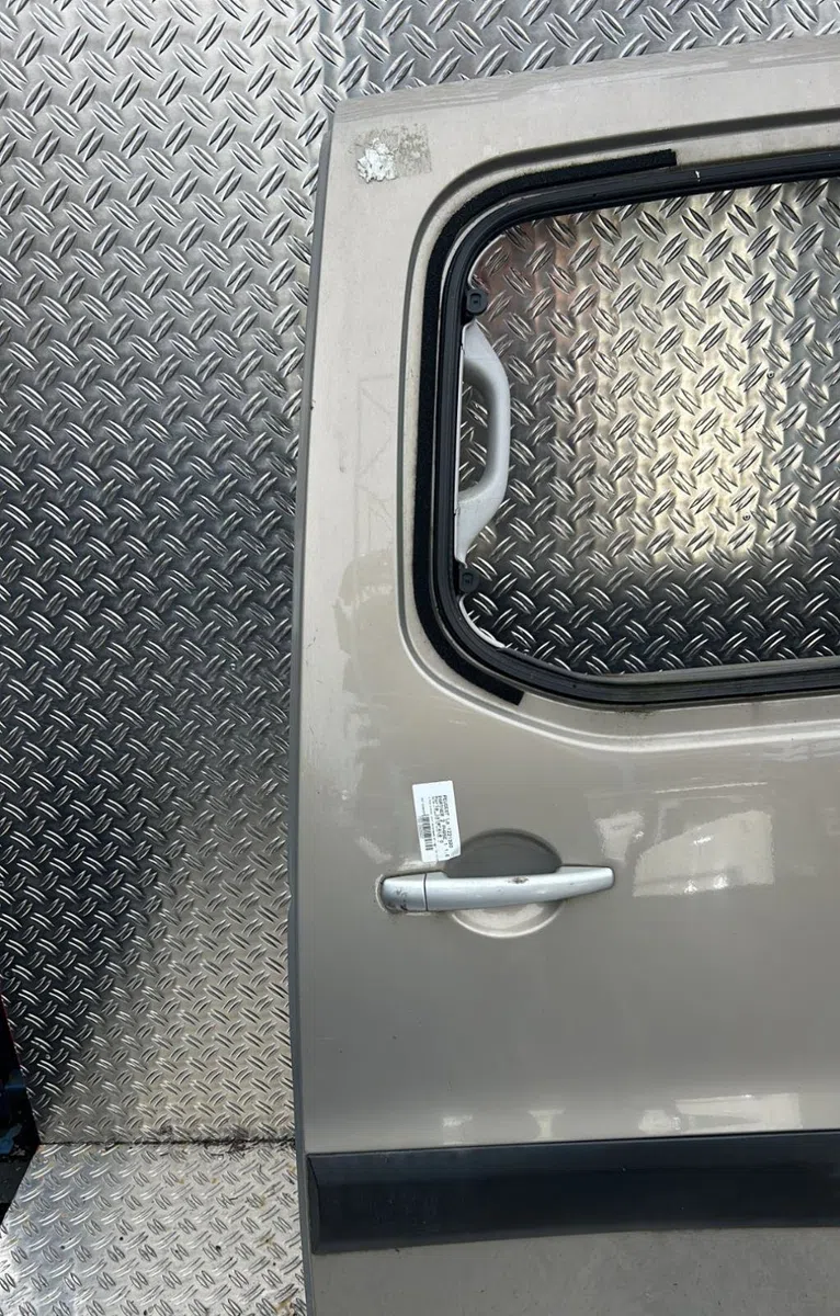 Porte coulissante g Peugeot PARTNER Camionnette-Monospace 1.6 hdi - bluehdi 75 (2011) occasion