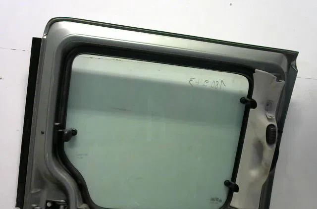 Porte coulissante g Peugeot PARTNER Monospace (5_, G_) 2.0 hdi (2000-2008) 3 portes occasion