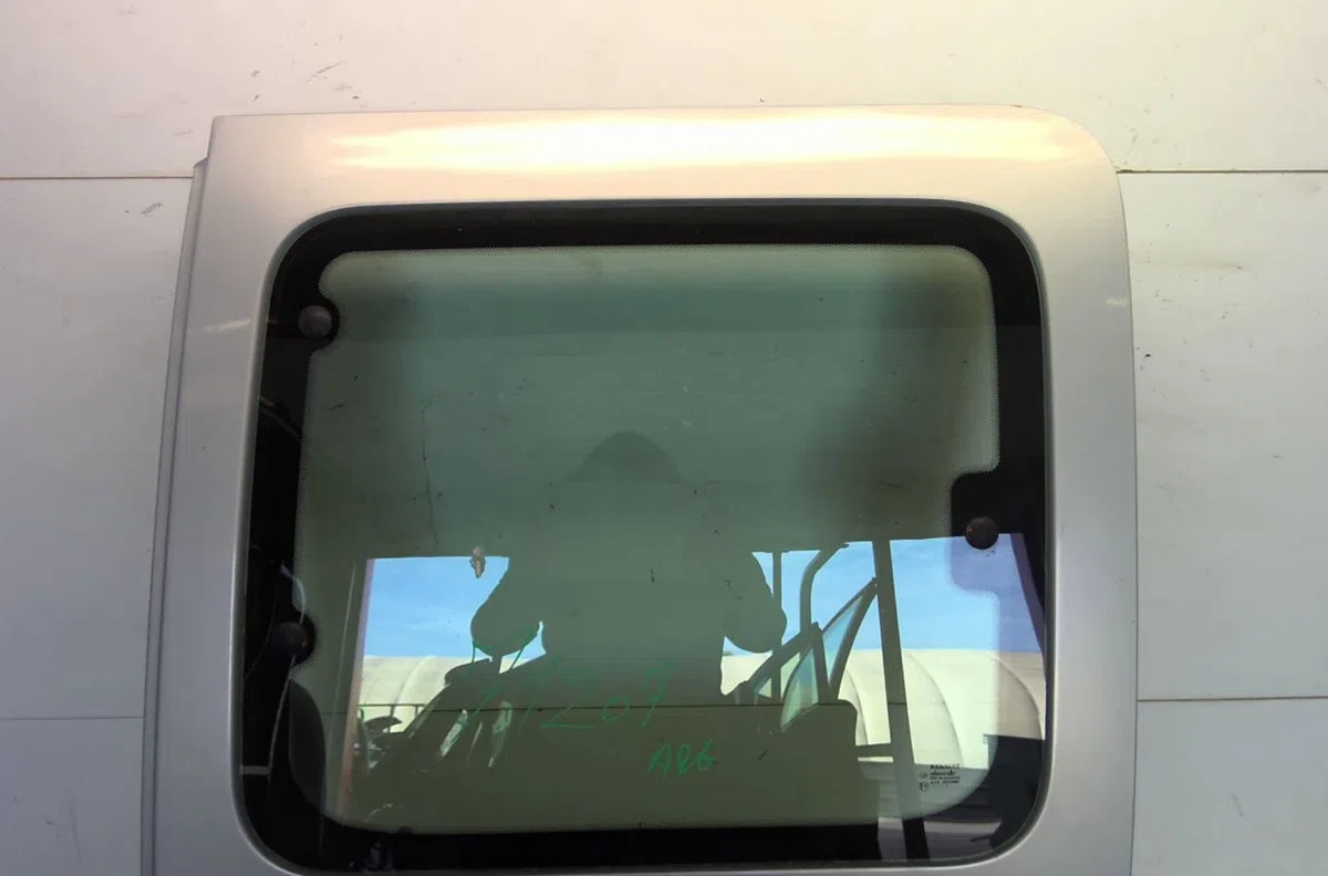 Porte coulissante g Renault KANGOO (KC0-1_) D 65 1.9 (kc0e, kc02, kc0j, kc0n) (1997-2001) occasion