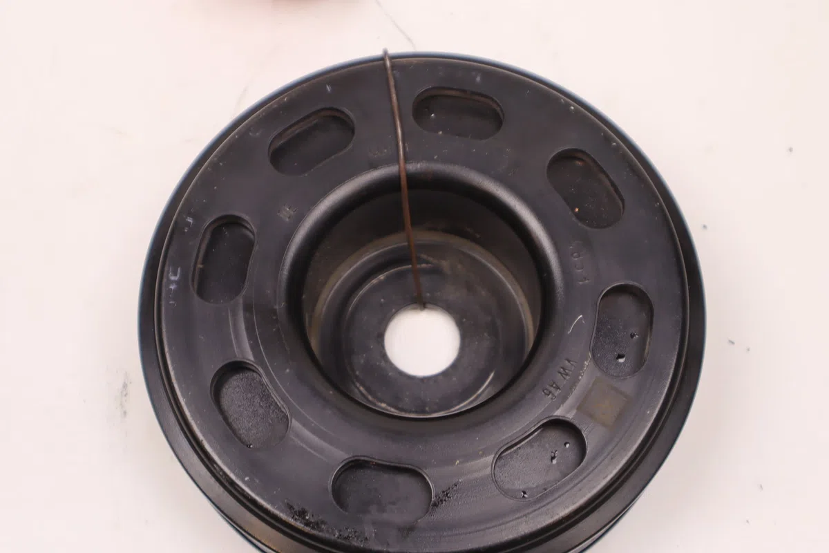 Poulie de vilebrequin Volkswagen POLO V (6R1, 6C1) 1.0 (2014) occasion