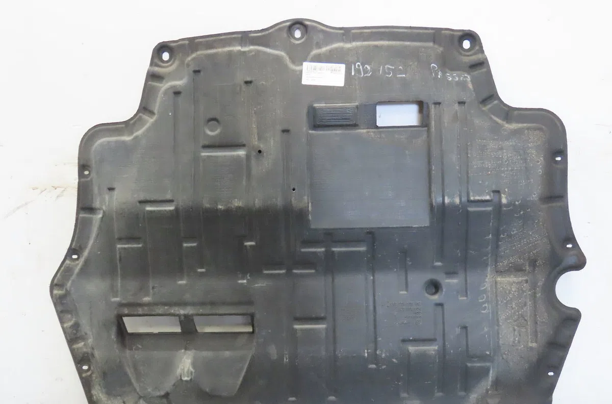 Protection carter huile Volkswagen PASSAT B6 Variant (3C5) 1.9 tdi (2005-2010) occasion