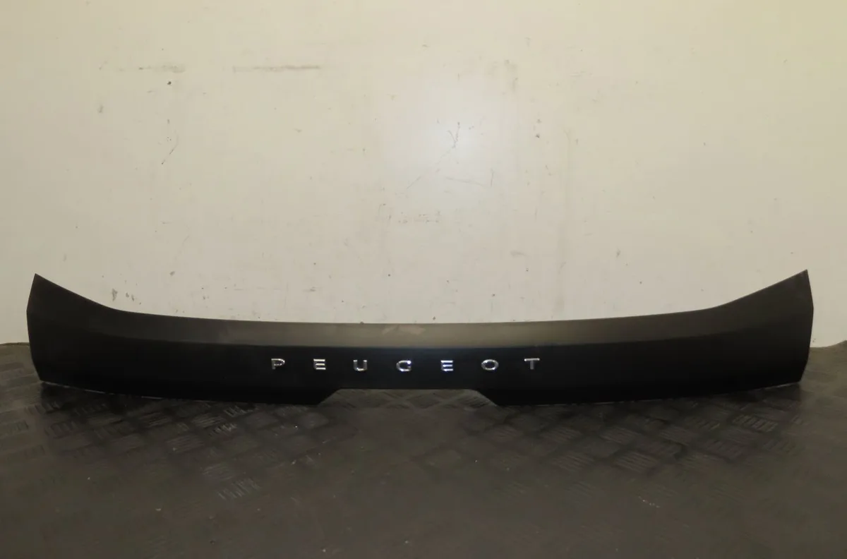 Protection hayon Peugeot 208 II (UB_, UP_, UW_, UJ_) 1.5 bluehdi 100 (2019) occasion