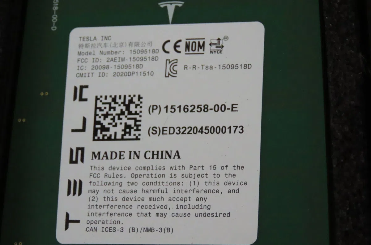 Protection porte avd Tesla MODEL Y (5YJY) Ev traction intégrale (2021) 5 portes occasion