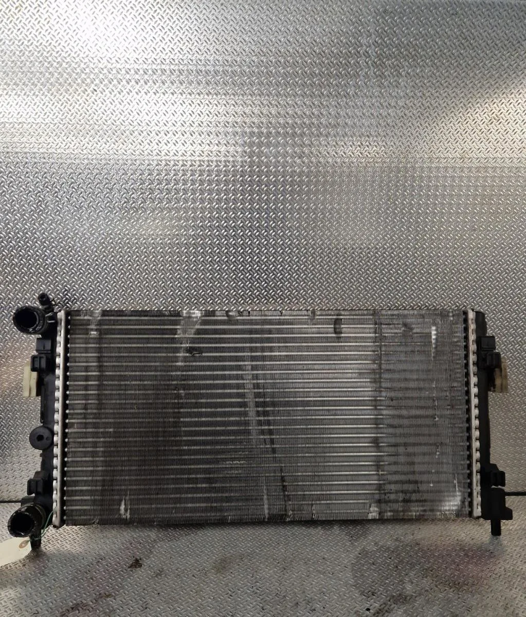 Radiateur Audi A1 (8X1, 8XK) 1.6 tdi (2011-2015) 3 portes occasion