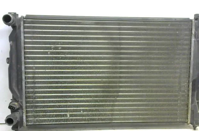 Radiateur Audi A4 B5 (8D2) 1.6 (1994-2000) occasion