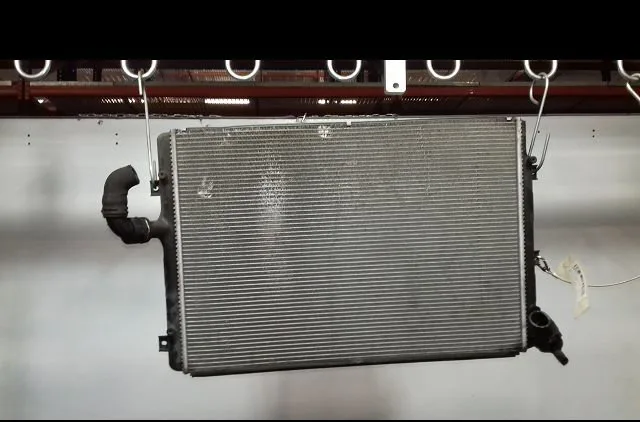 Radiateur Audi TT Roadster (8J9) 2.0 tdi quattro (2008-2014) occasion