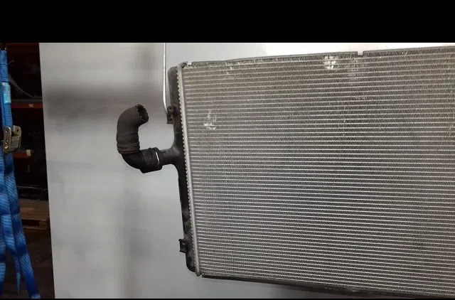 Radiateur Audi TT Roadster (8J9) 2.0 tdi quattro (2008-2014) occasion