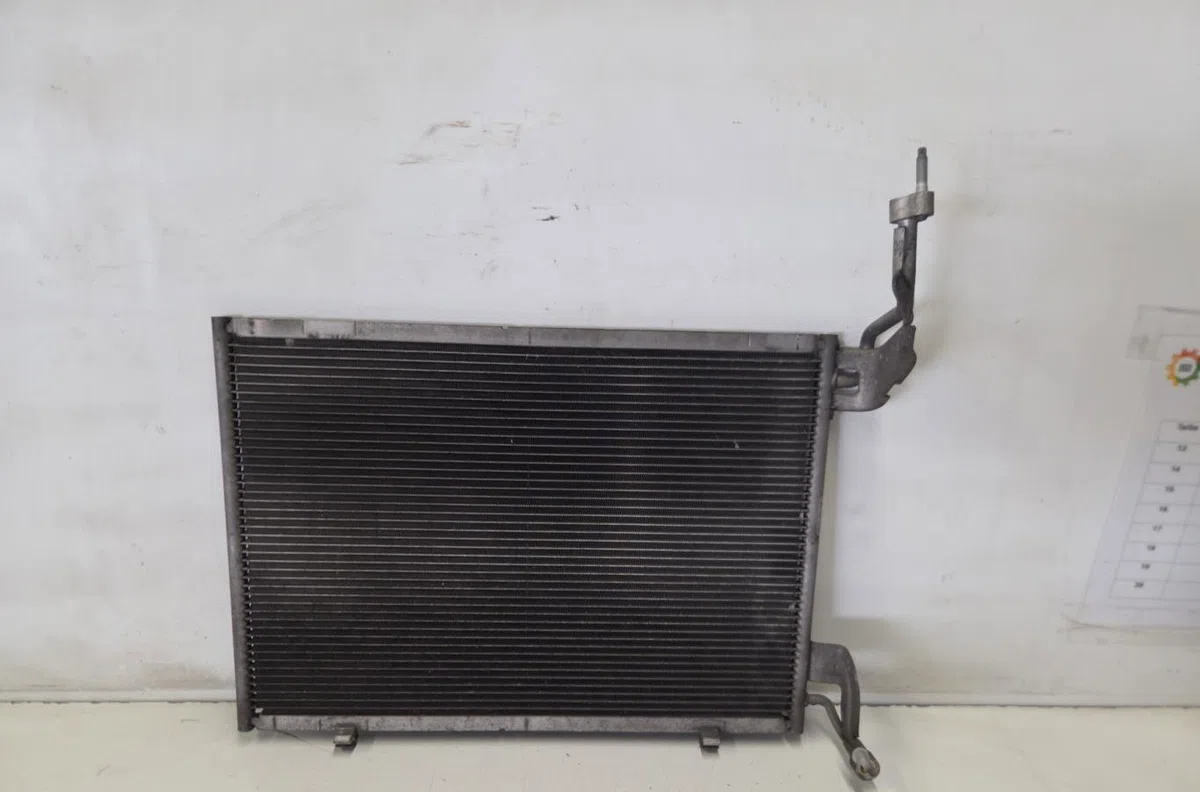 Radiateur - condenseur clim FORD FIESTA 6 PHASE 1 occasion