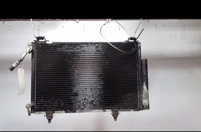 Radiateur - condenseur clim Toyota YARIS (_P1_) 1.3 (ncp10_, scp12_) (1999-2005) occasion