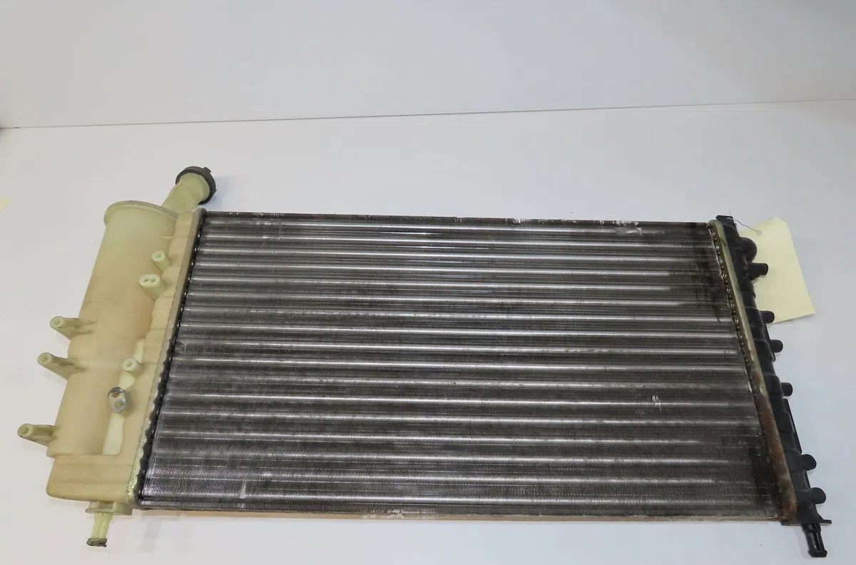 Radiateur Fiat PUNTO (188_) 1.2 60 (188.030, .050, .130, .150, .230, .250) (1999-2010) occasion