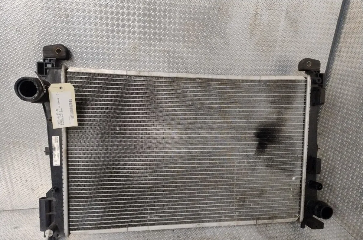 Radiateur Fiat PUNTO EVO (199_) 1.3 d multijet (199axc1a, 199bxc1a, 199axt1a, 199bxt1a) (2009-2012) 3 portes occasion