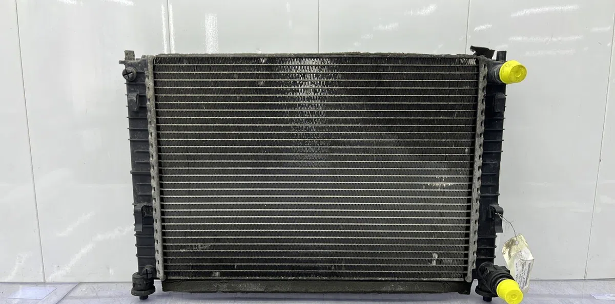 Radiateur FORD FIESTA 5 PHASE 1 occasion