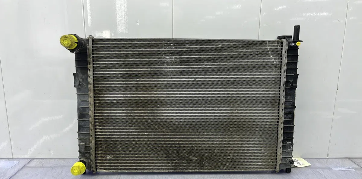 Radiateur FORD FIESTA 5 PHASE 1 occasion