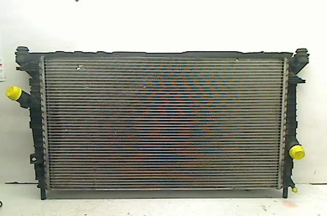 Radiateur Ford FOCUS II A trois volumes (DB_, FCH, DH) 2.0 tdci (2005-2012) occasion