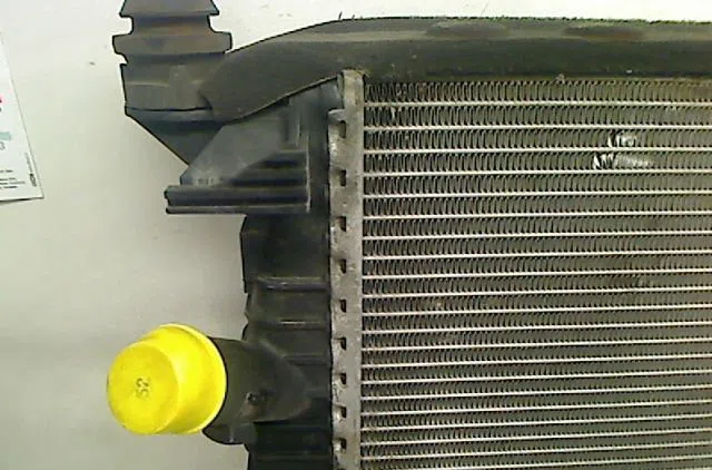 Radiateur Ford FOCUS II A trois volumes (DB_, FCH, DH) 2.0 tdci (2005-2012) occasion