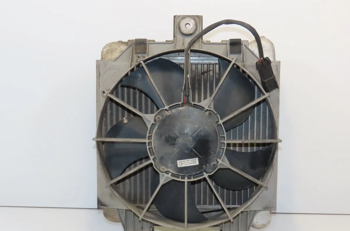 Radiateur huile Iveco DAILY VI Camion plate-forme-Châssis 35s18, 35c18, 40c18, 50c18, 60c18, 65c18, 70c18 (2016) occasio