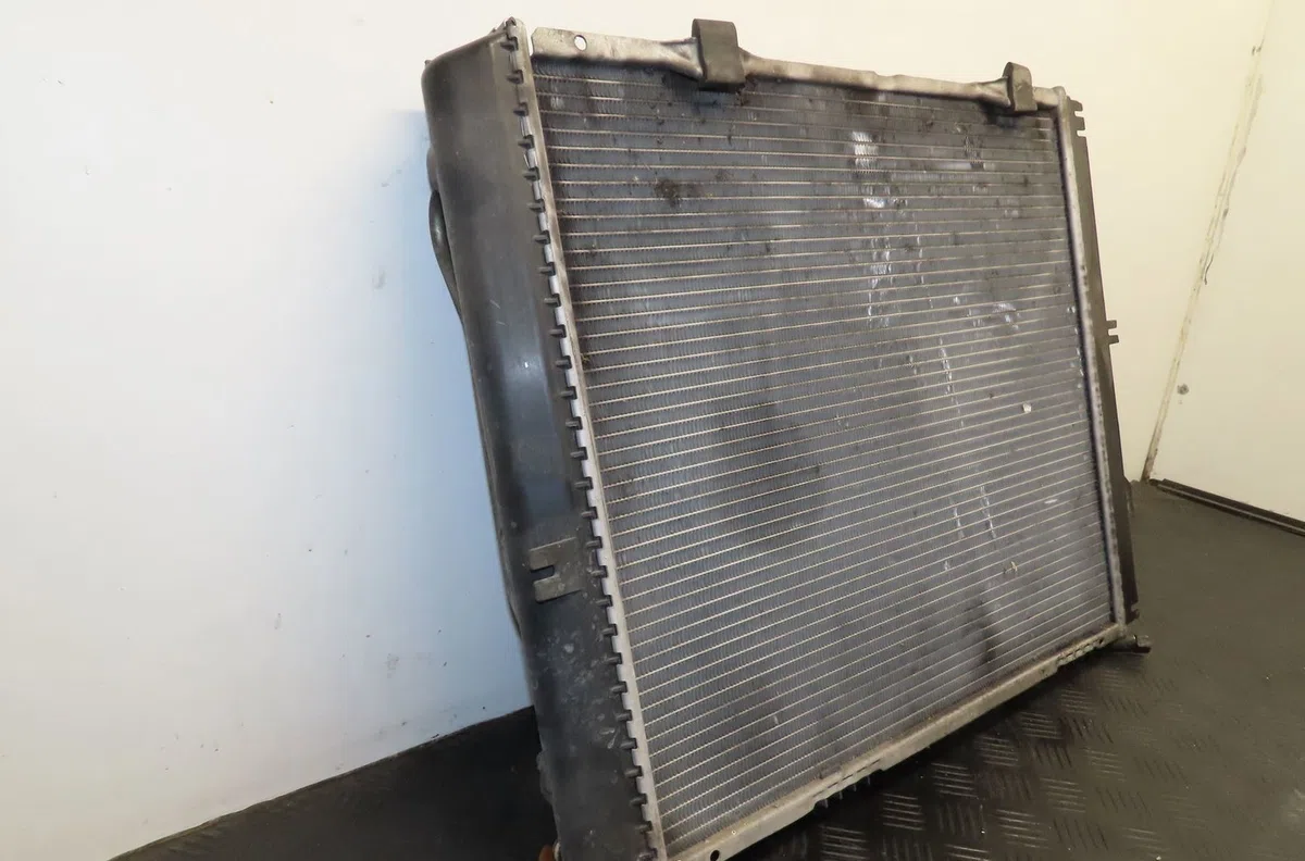Radiateur Mercedes-benz CLASSE S (W126) 300 se, sel (126.024, 126.025) (1986-1991) occasion