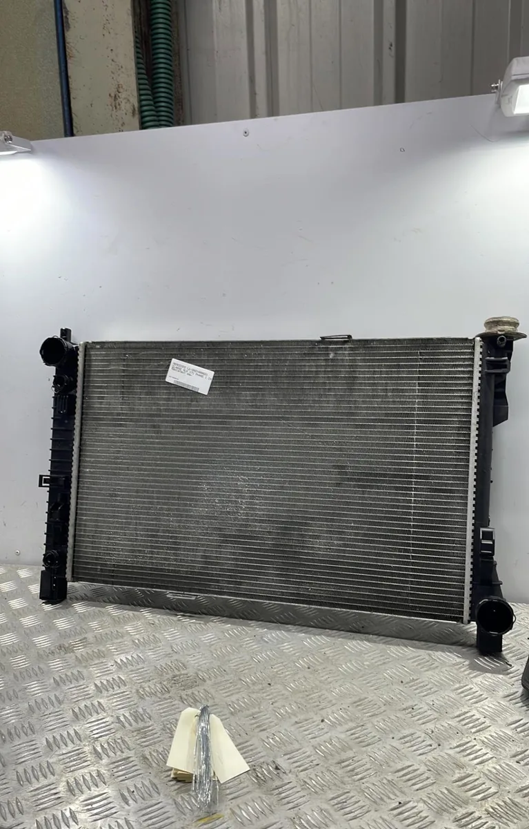 Radiateur MERCEDES CLASSE SLK 171 PHASE 1 CABRIOLET occasion