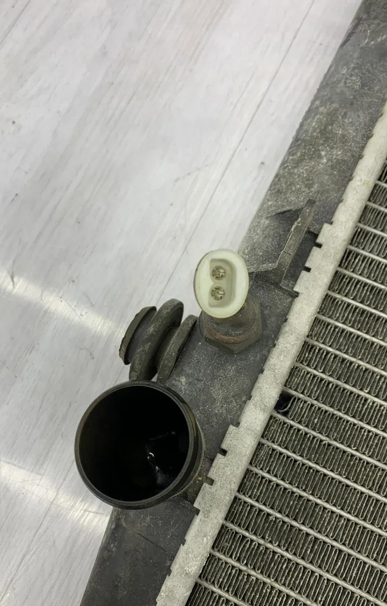 Radiateur MITSUBISHI COLT 4 occasion