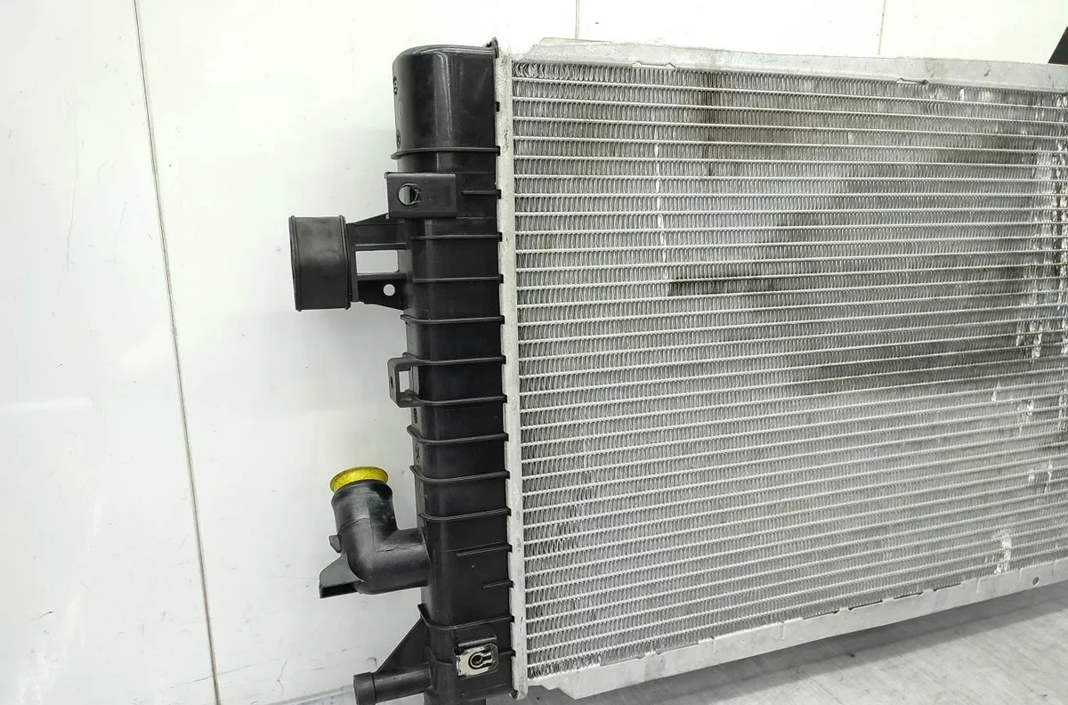Radiateur OPEL ASTRA H GTC PHASE 1 occasion