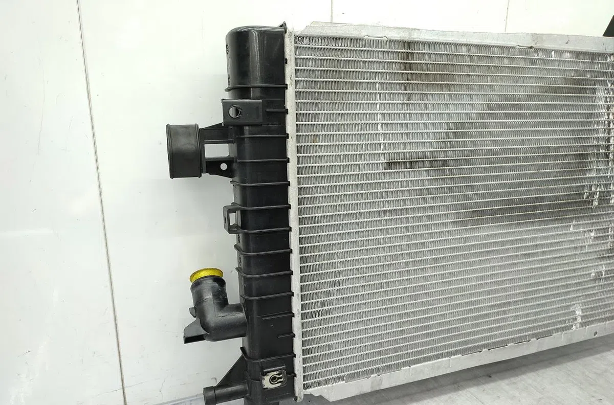 Radiateur OPEL ASTRA H GTC PHASE 1 occasion