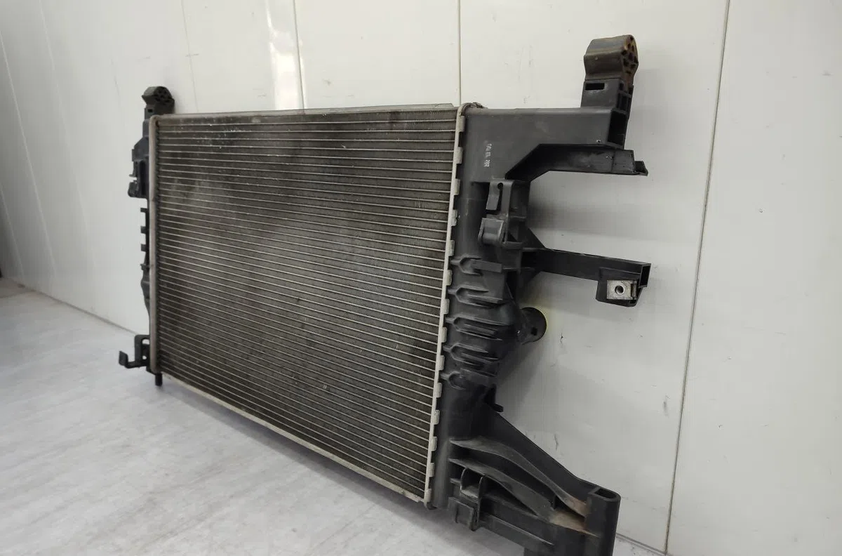 Radiateur OPEL ASTRA J PHASE 1 occasion