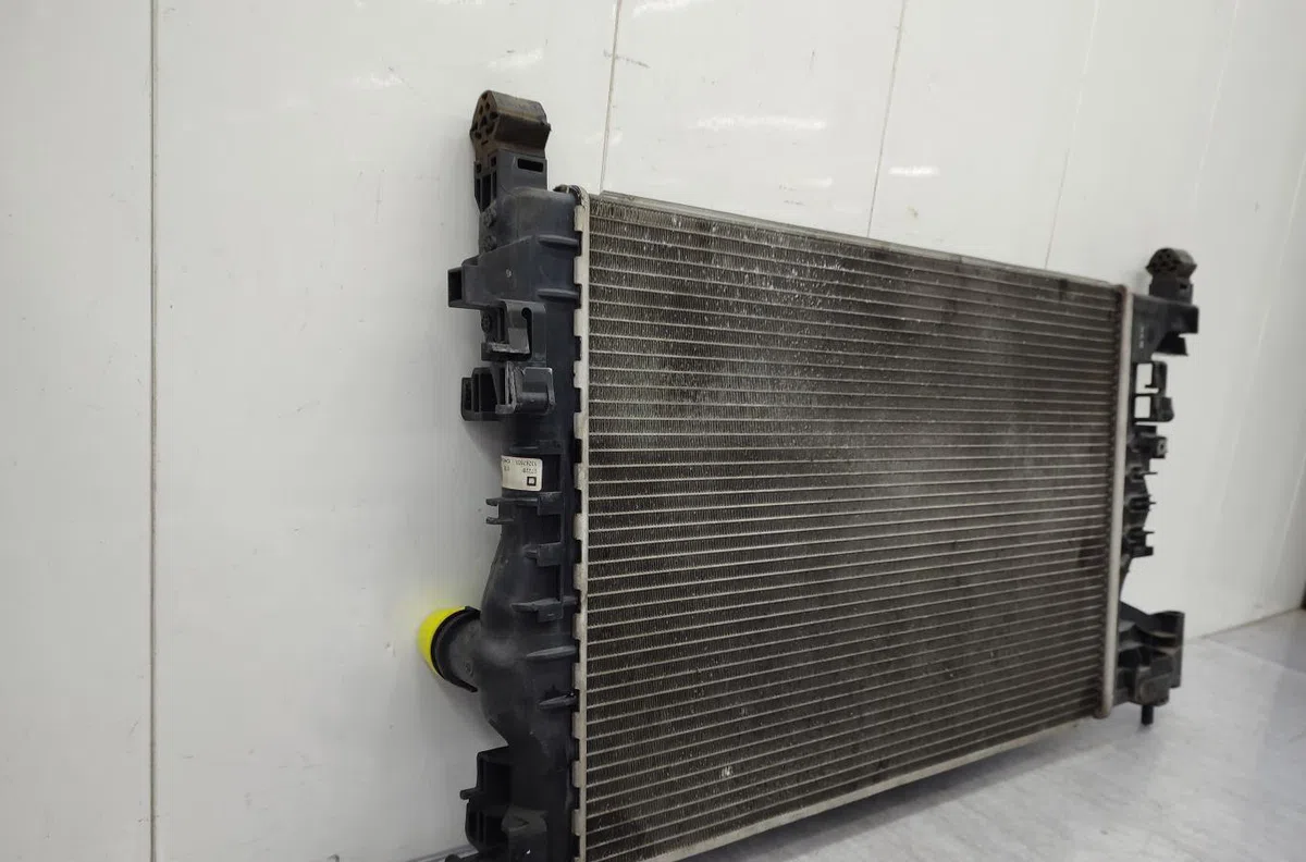 Radiateur OPEL ASTRA J PHASE 1 occasion
