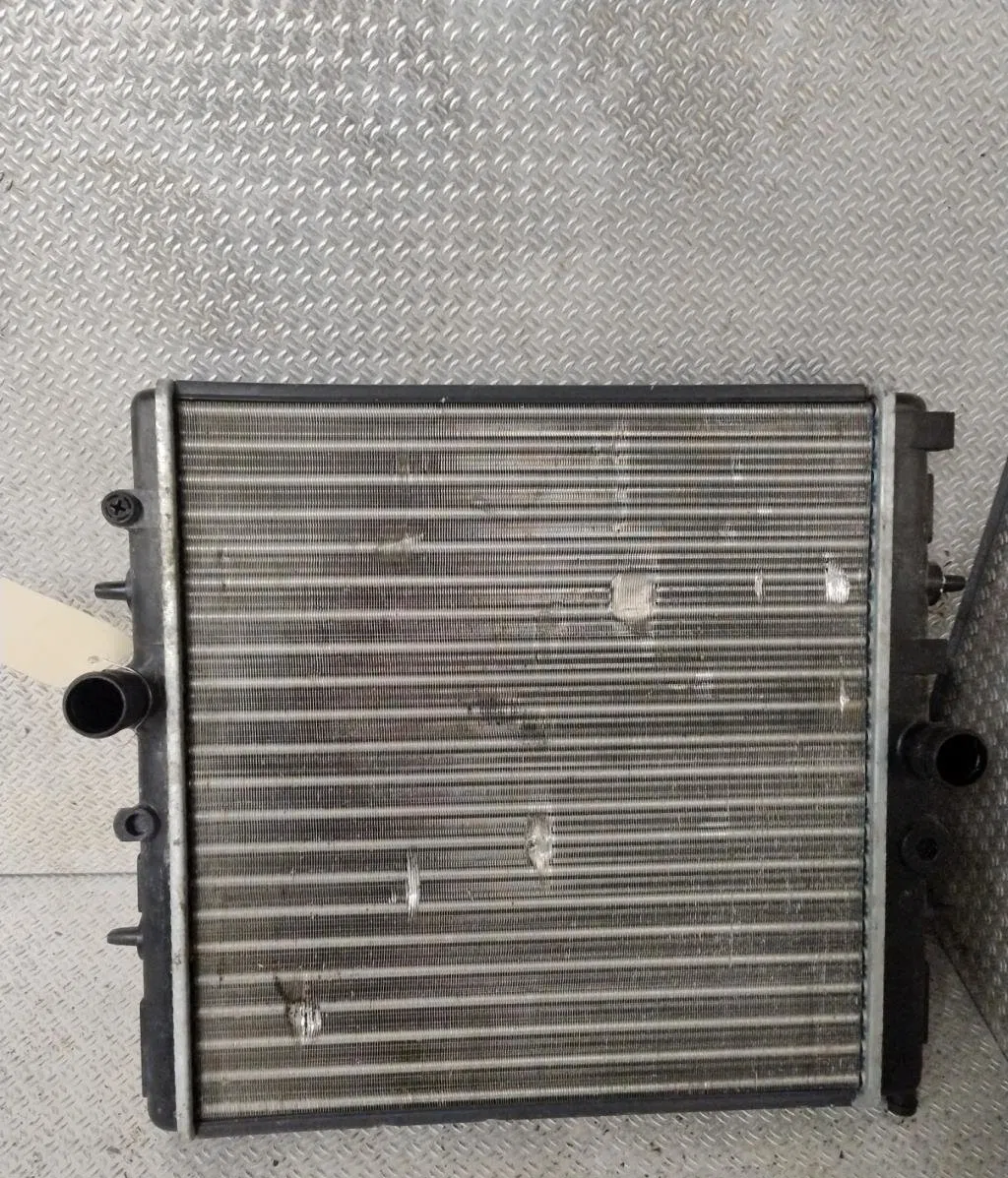 Radiateur Peugeot 206 (2L_, 2M_) 1.4 i (2lkfwa, 2mkfwa) (2009-2013) 3 portes occasion