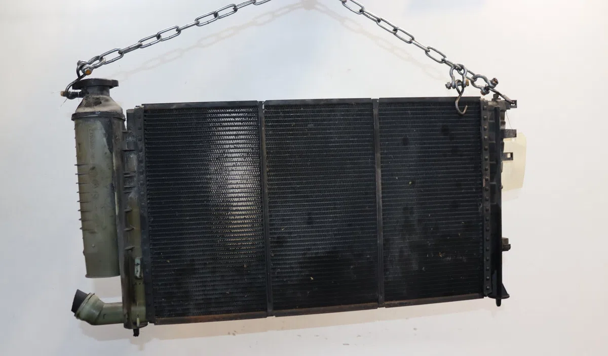 Radiateur Peugeot 306 3-5 portes (7A, 7C, N3, N5) 1.6 (1993-2000) occasion