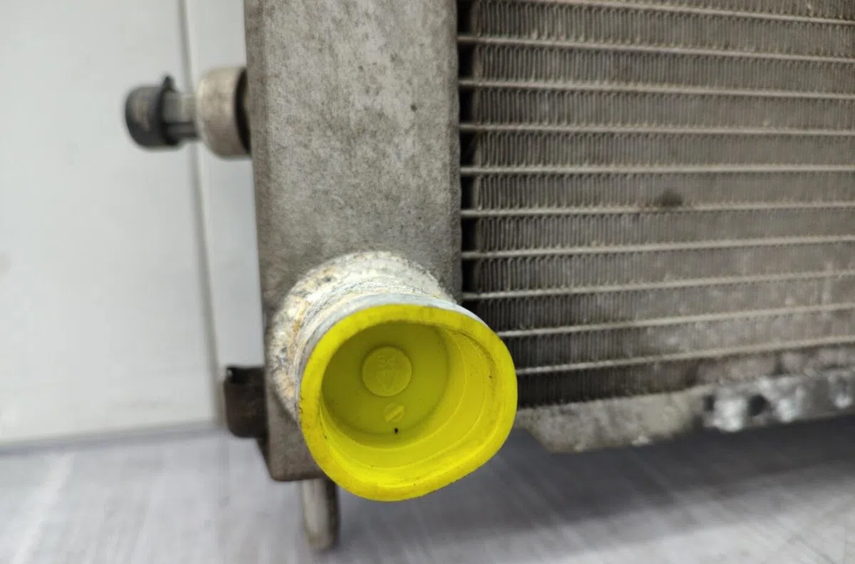 Radiateur RENAULT CLIO 3 PHASE 1 occasion