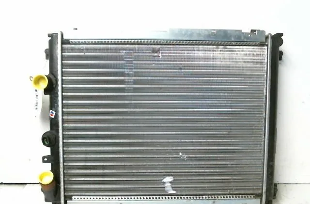 Radiateur Renault CLIO II Camionnette - 3-5 portes (SB0-1-2_) 1.9 d (sb0r) (1999-2000) occasion