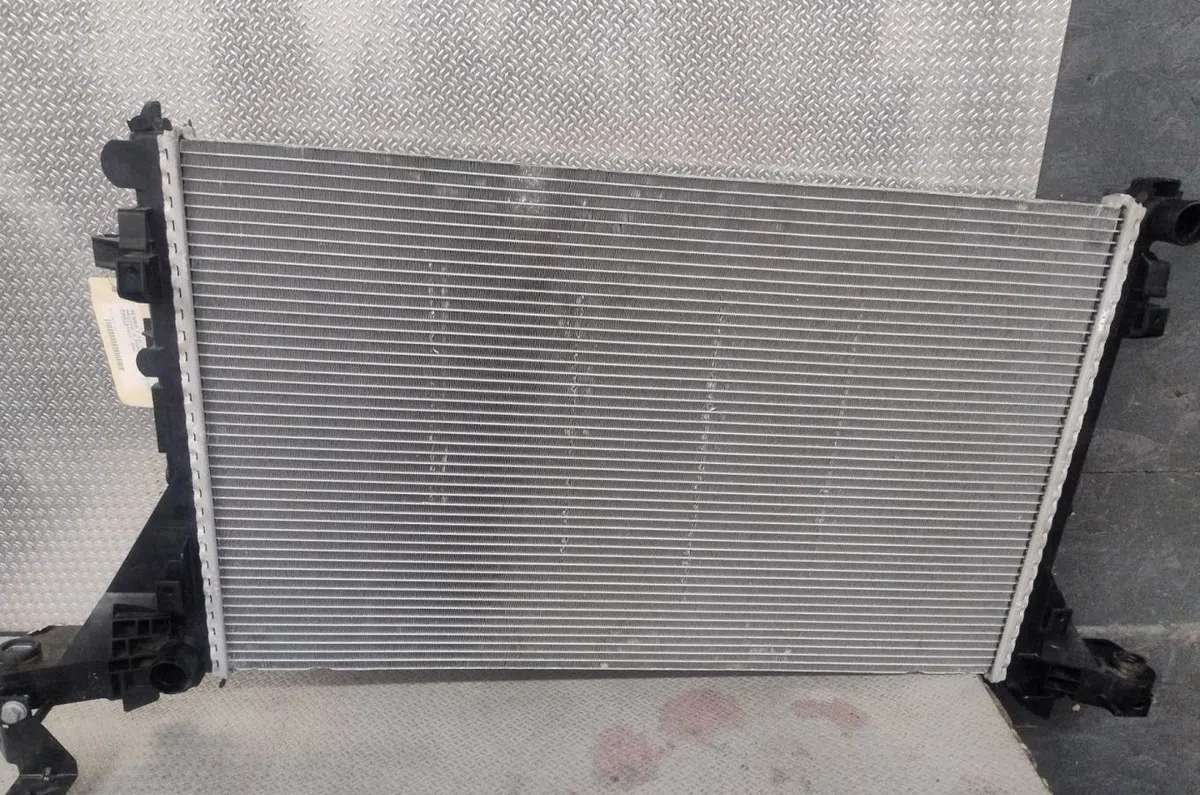 Radiateur Renault MASTER III Camion plate-forme-Châssis (EV, HV, UV) 2.3 dci 130 rwd (hv01, hv10, hv11, hv12, uv01, uv10
