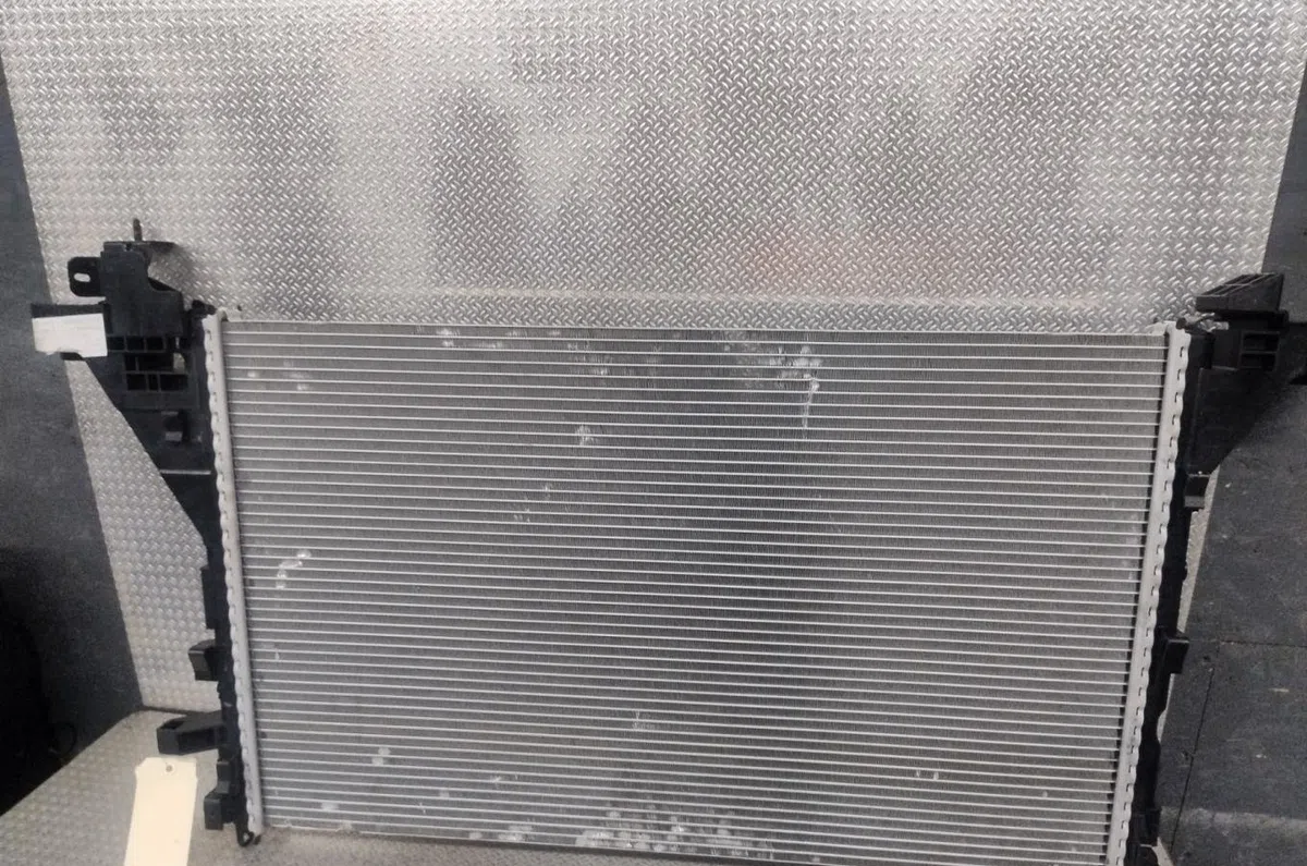 Radiateur Renault MASTER III Camion plate-forme-Châssis (EV, HV, UV) 2.3 dci 130 rwd (hv01, hv10, hv11, hv12, uv01, uv10