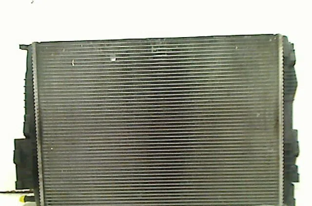 Radiateur Renault MEGANE II (BM0-1_, CM0-1_) 2.0 dci (bm1k, cm1k) (2005-2008) occasion