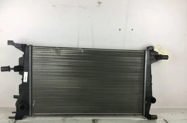 Radiateur Renault MEGANE III 3-5 portes (BZ0-1_, B3_) 1.5 dci (bz1g, bz1w, bz0r) (2013-2015) 5 portes occasion